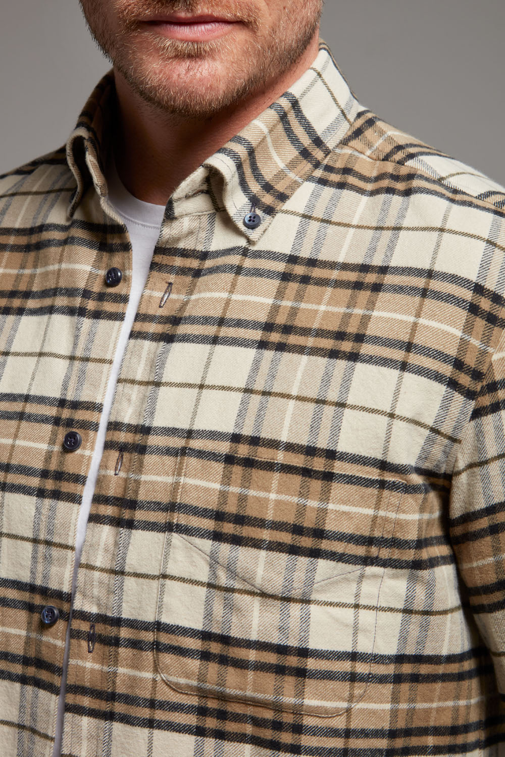 Flanellhemd Modern Fit Beige mit Brusttasche.