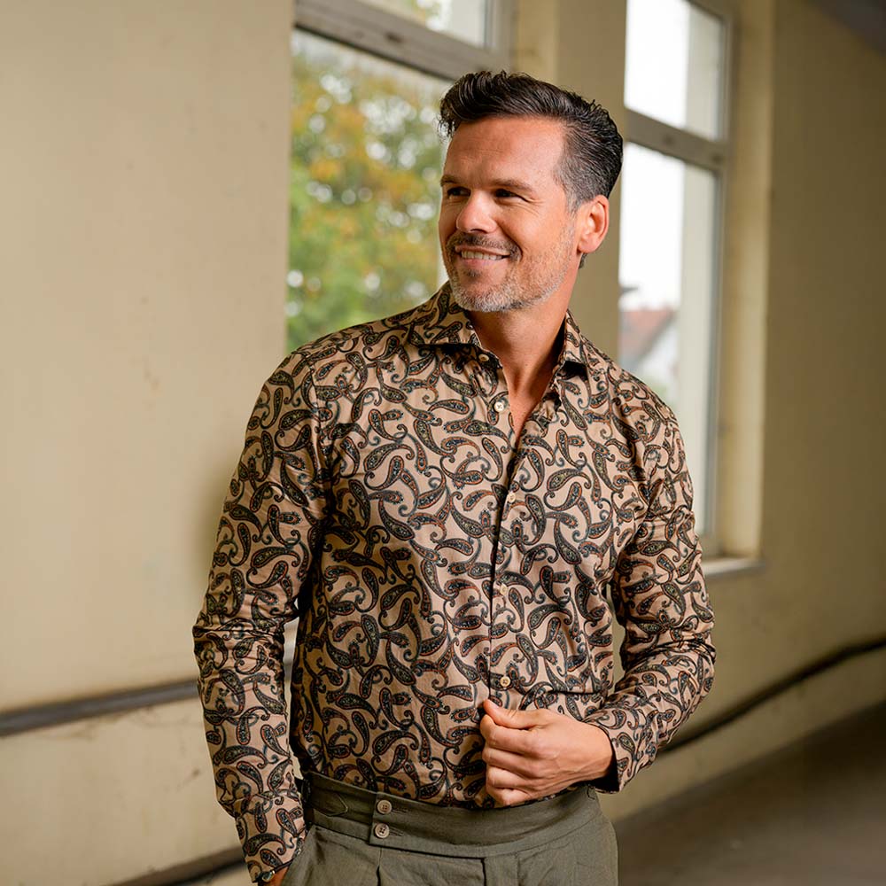 Modern Fit Hemd mit elegantem Paisley-Muster – 100 % Baumwolle, Haikragen & lange Ärmel. Stilvoll, bequem & ideal für Freizeit, City & Business-Casual.