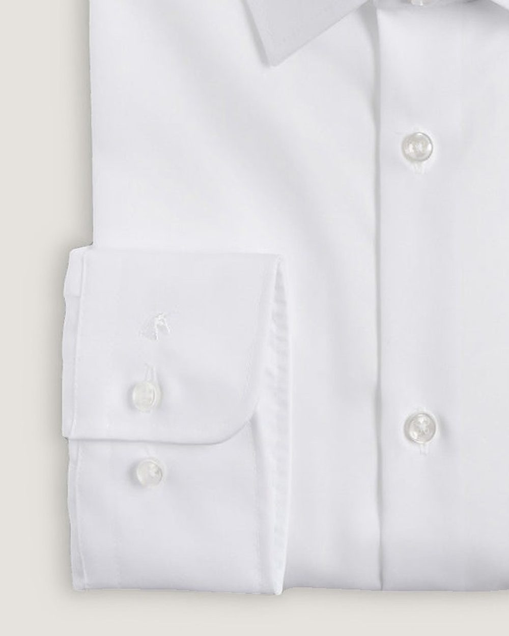 Hemd Regular Fit Non Iron Weiss mit Brusttasche, Detail Manschette und Stoff