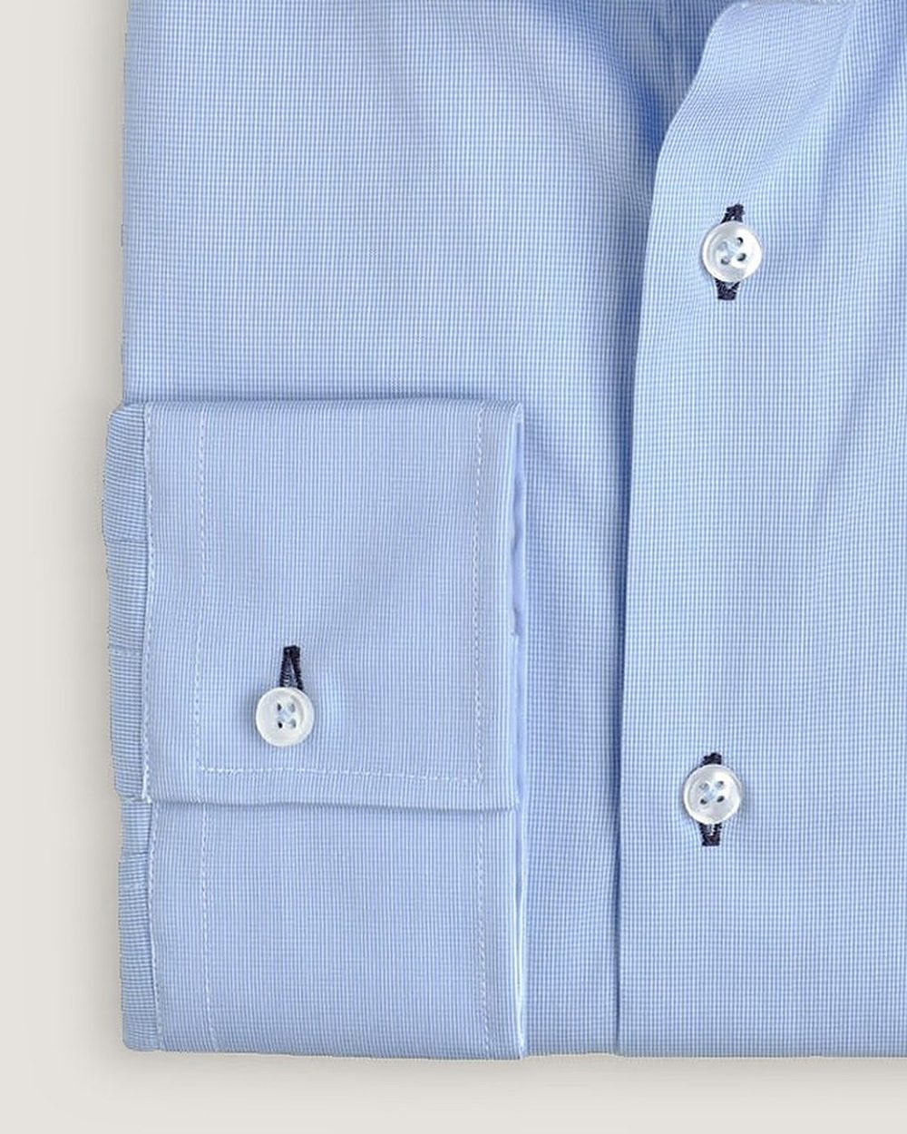 Hemd Body Fit Twill Non Iron Hellblau mit Streifendetails, Detail Manschette und Stoff