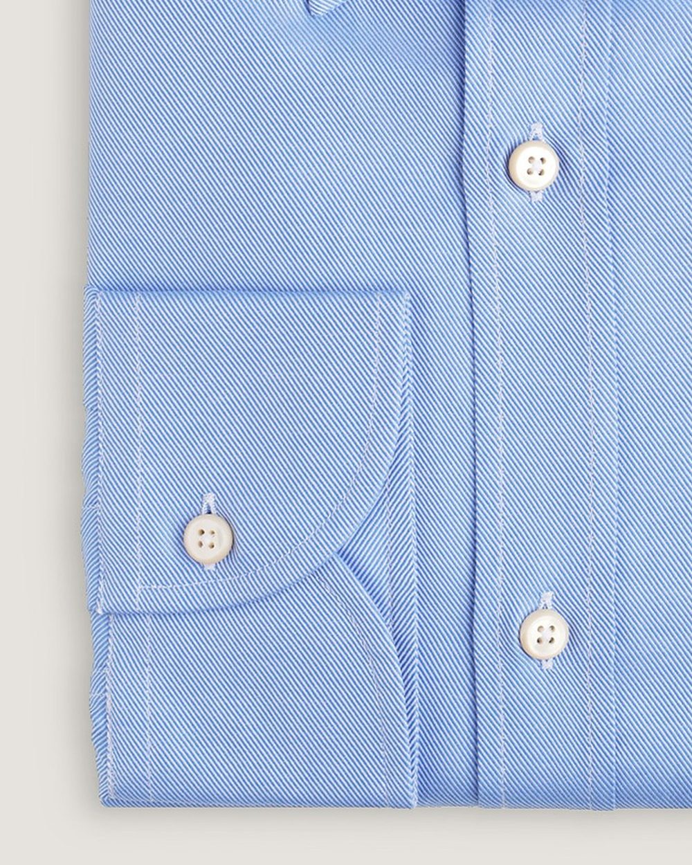 Hemd Modern Fit Blau, Detail Manschette und Stoff
