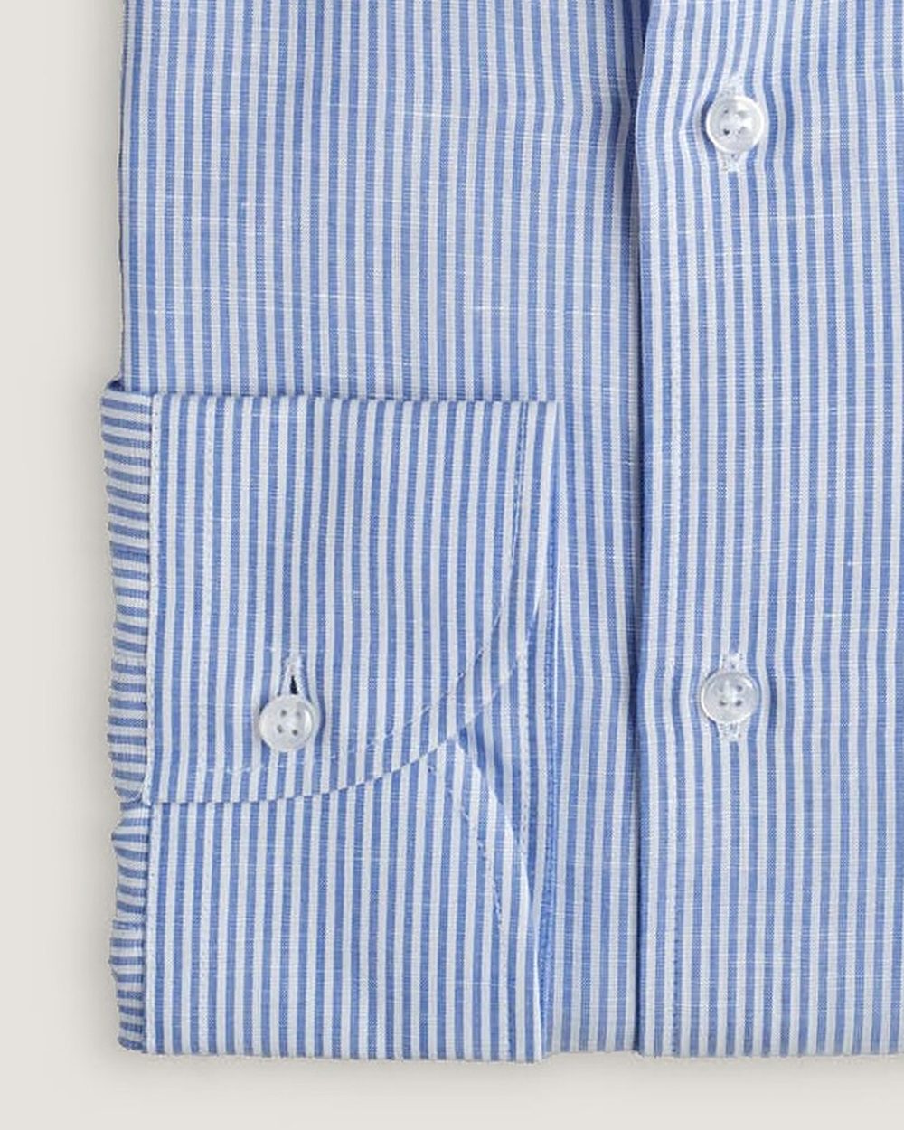 Leinenhemd Modern Fit Blau Gestreift, Detail Manschette und Stoff