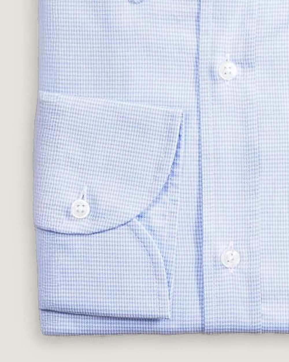 Hemd Modern Fit Mikrokaro Hellblau, Detail Manschette und Stoff