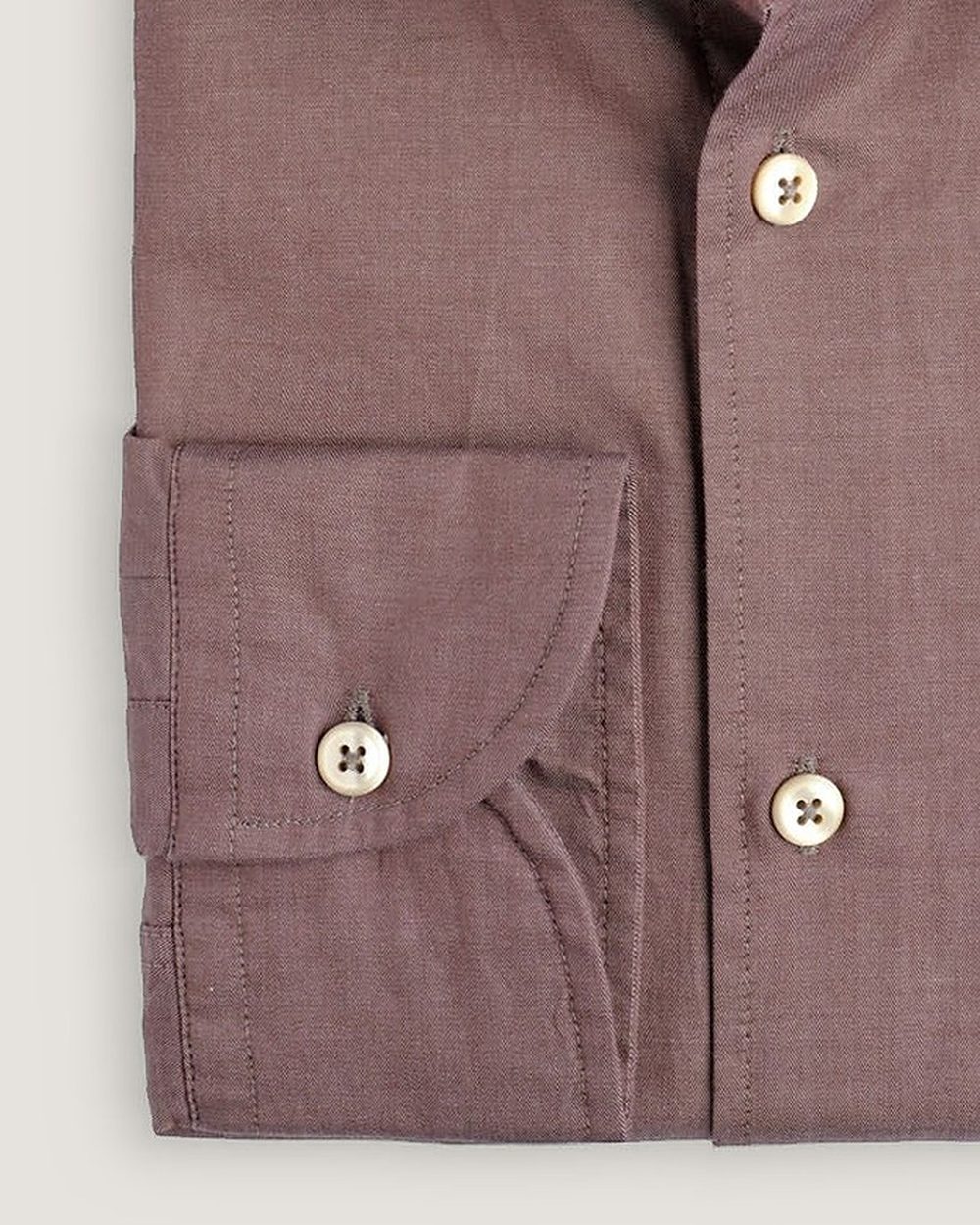 Hemd Modern Fit Twill Braun, Detail Manschette und Stoff