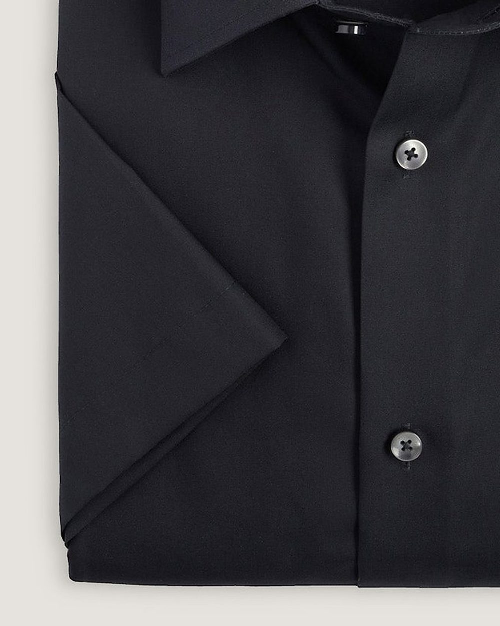 Kurzarmhemd Modern Fit Non Iron Schwarz, Detail Ärmel und Stoff