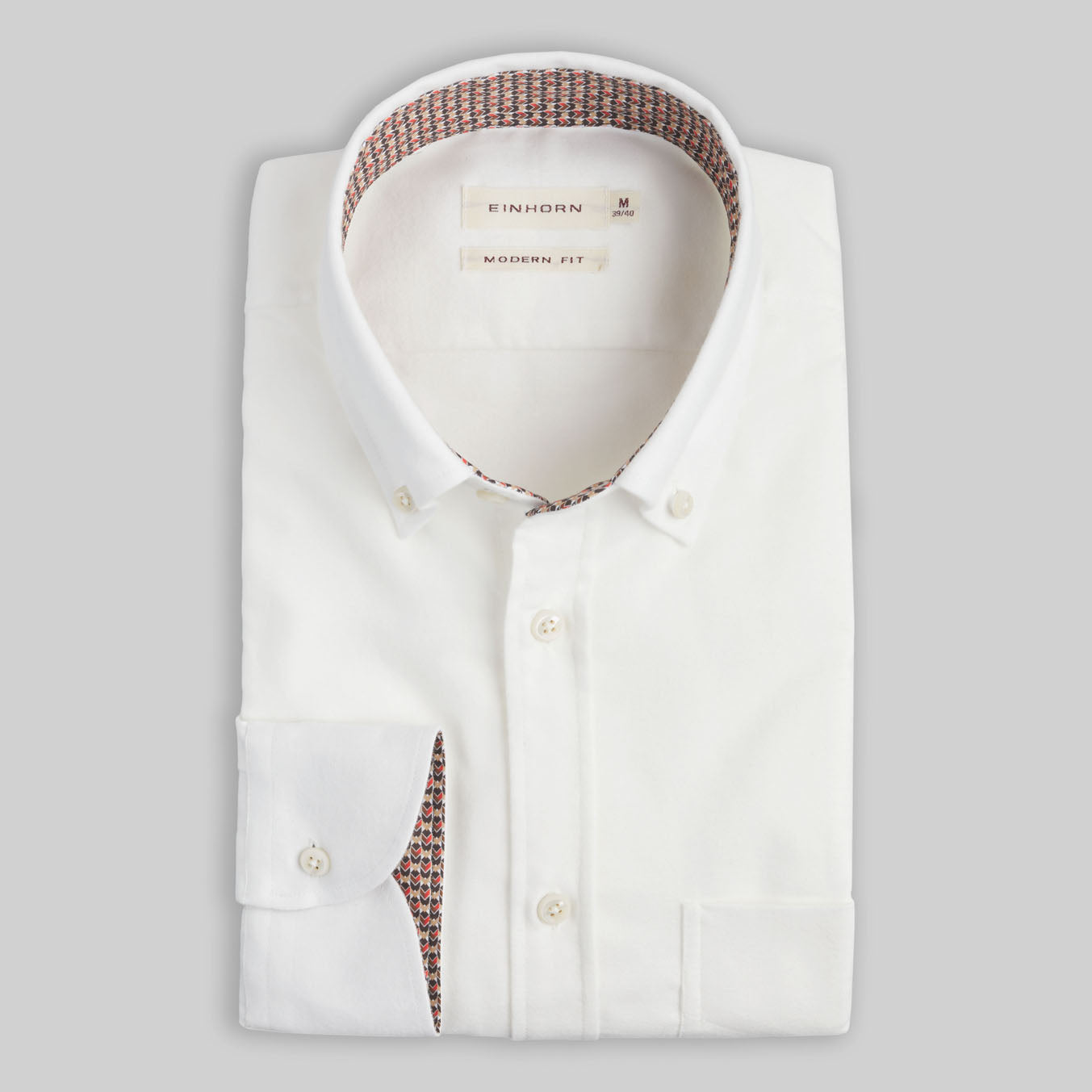 Weisses Modern Fit Hemd mit stilvollem Kontrastbesatz an Kragen und Manschetten – 100 % Baumwolle, pflegeleicht & elegant. Ideal für Business-Casual & Freizeit.