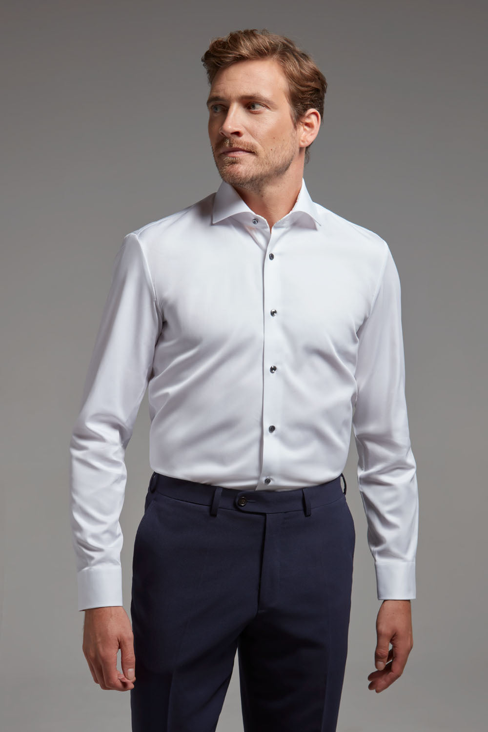 Weisses Herrenhemd Body Fit mit Kontrast I Bügelfrei