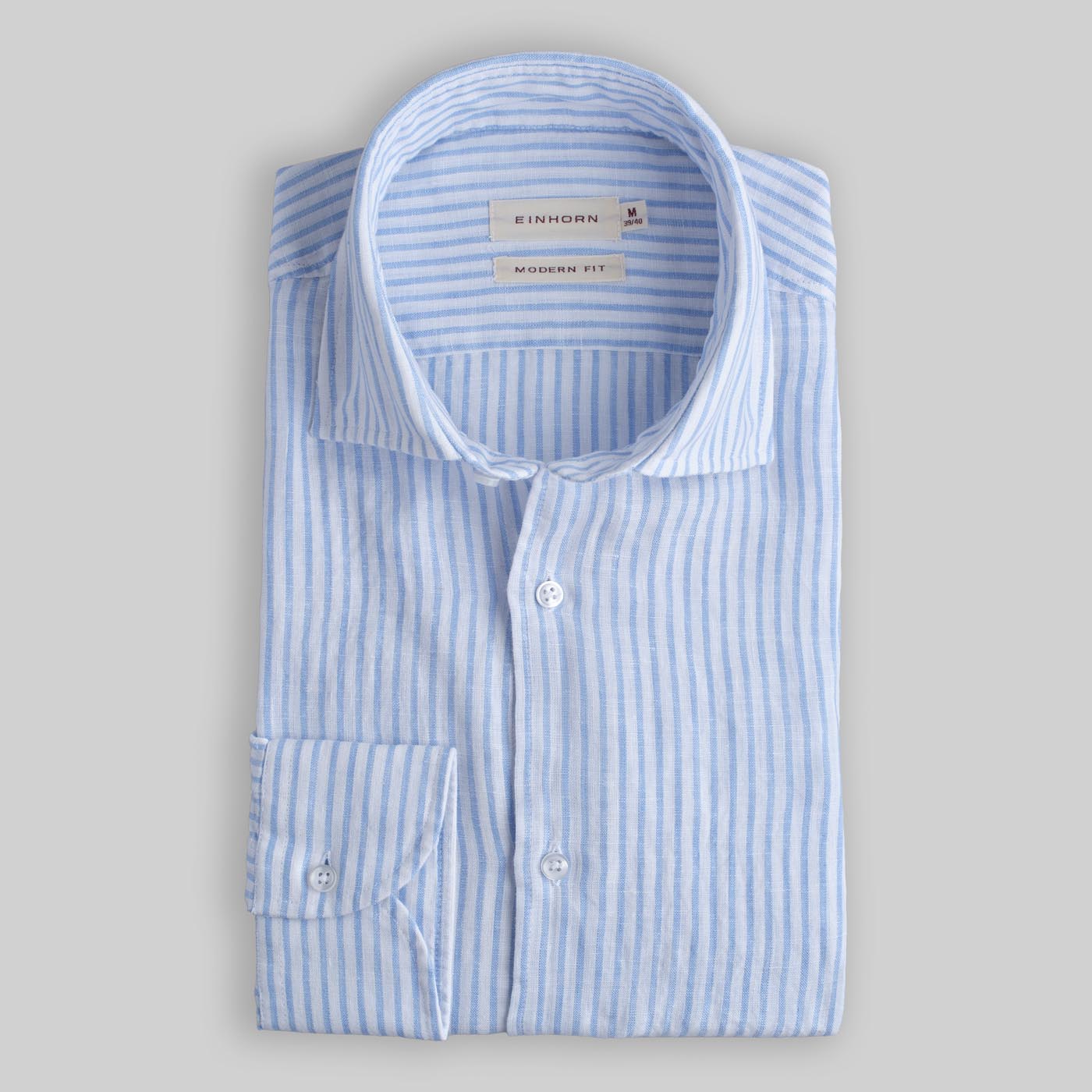 Leinenhemd modern fit in hellblau, leicht gestreift – luftiges Herrenhemd aus Leinen.