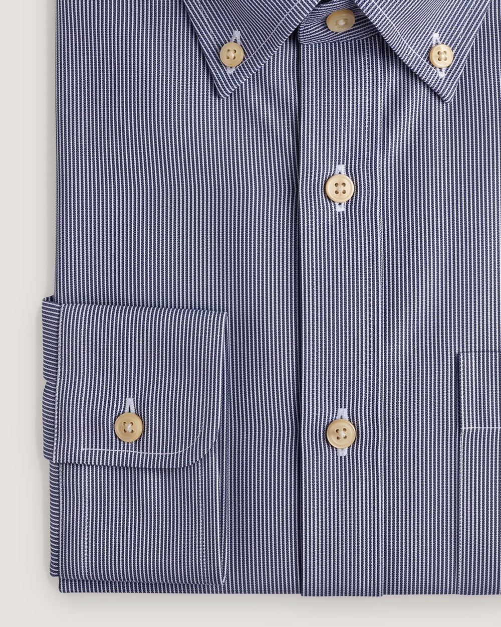 Hemd Regular Fit Mikro Karo Navy mit Button Down und Brusttasche, Detail Manschette und Stoff