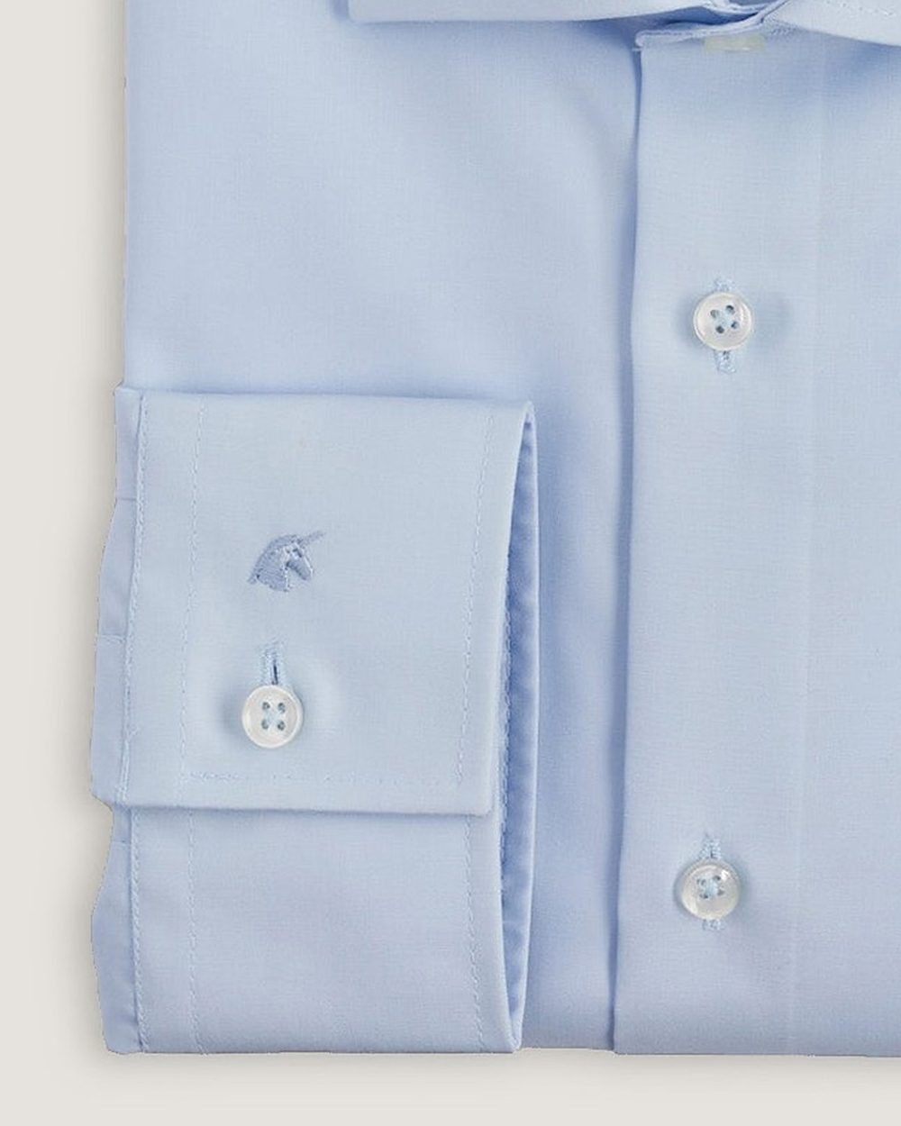 Hemd Body Fit Non Iron Hellblau, Detail Manschette und Stoff