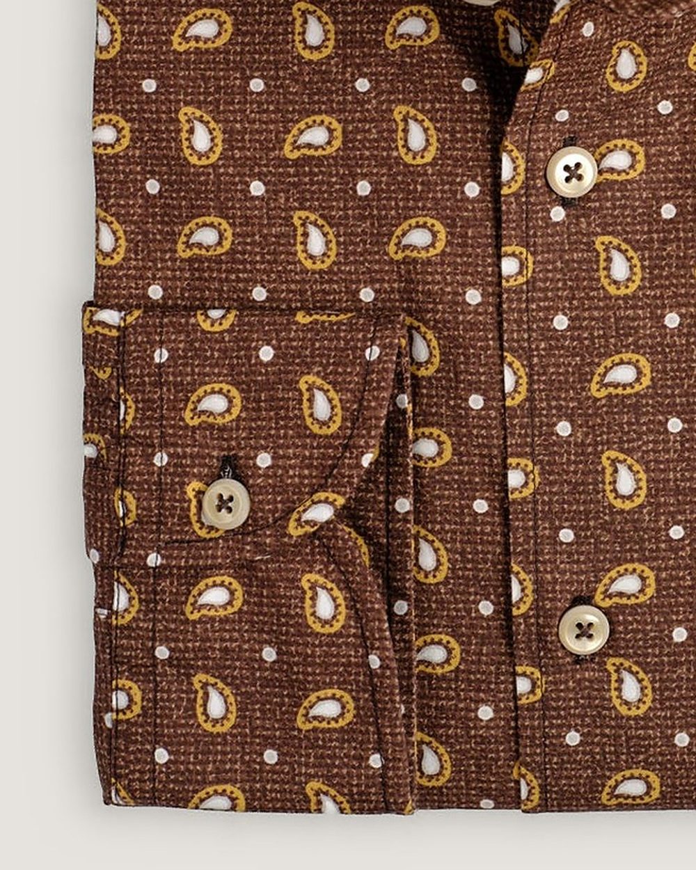 Hemd Modern Fit Paisley Braun, Detail Manschette und Stoff