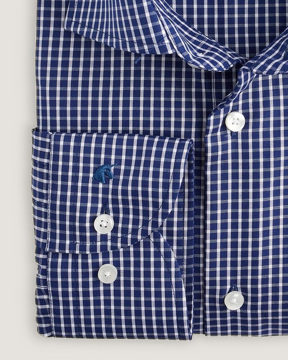 Hemd Modern Fit Non Iron Navy Kariert, Detail Manschette und Stoff
