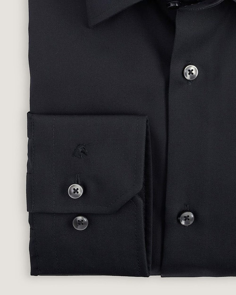 Hemd Modern Fit Non Iron Schwarz, Detail Manschette und Stoff