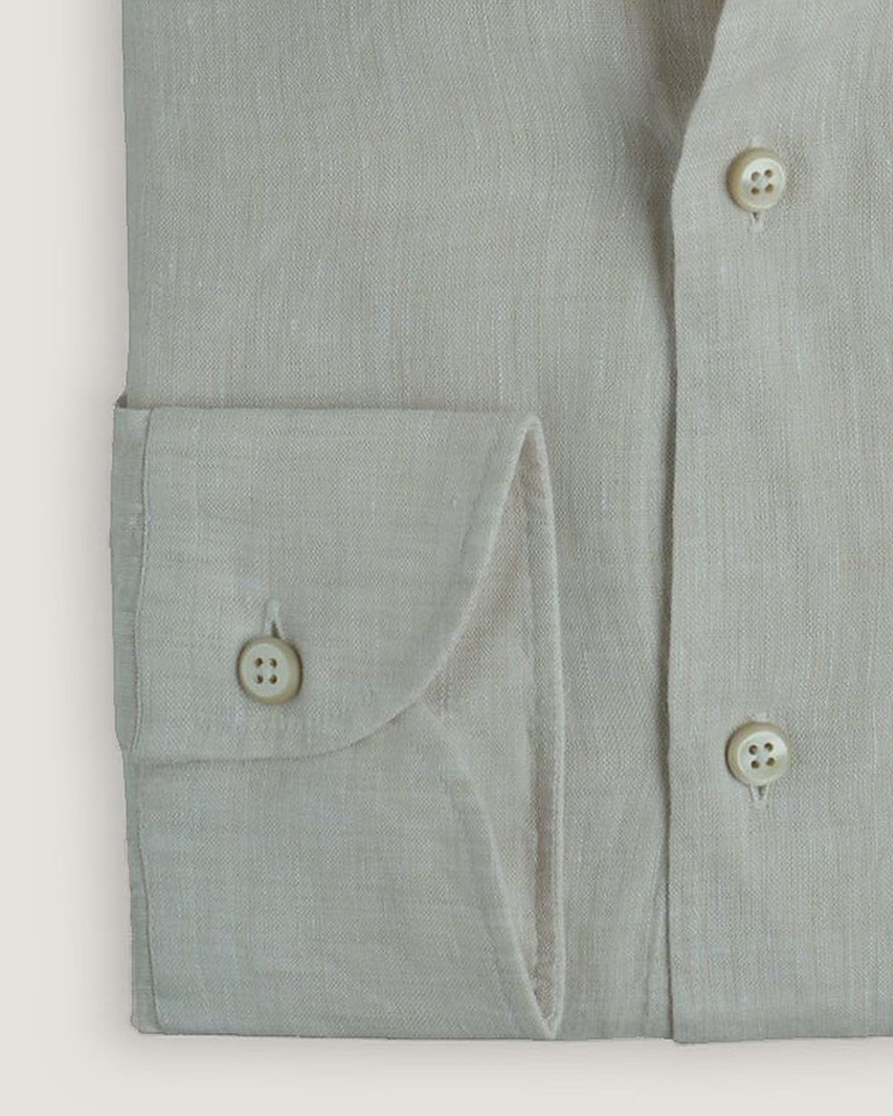 Leinenhemd Modern Fit Khaki, Detail Manschette und Stoff