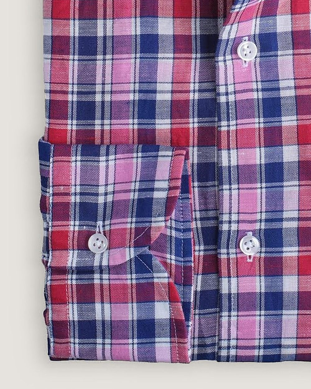 Hemd Modern Fit Leinenmix Rosa/Blau Kariert, Detail Manschette und Stoff