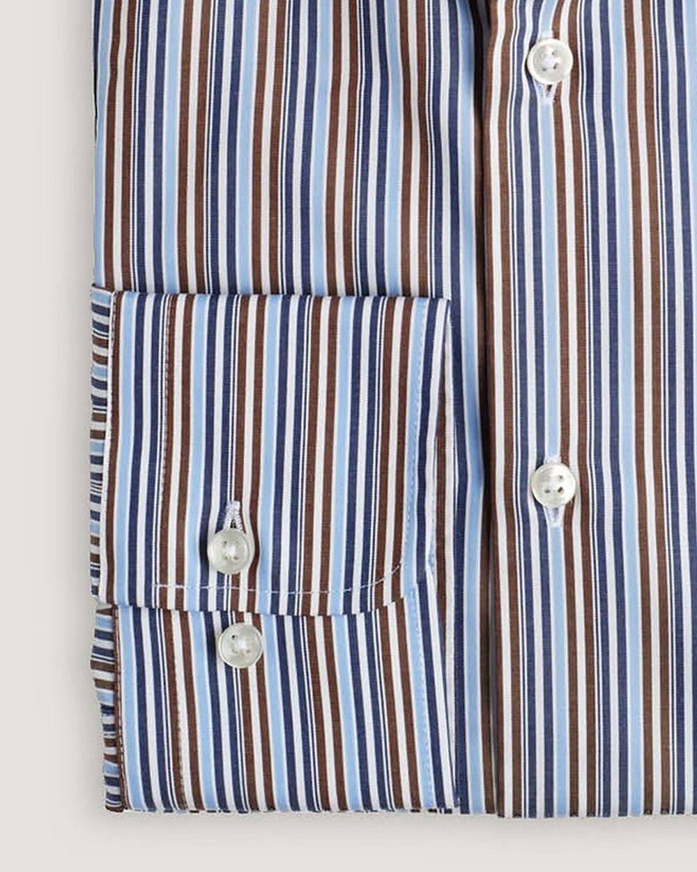 Hemd Regular Fit Braun Gestreift, Detail Manschette und Stoff