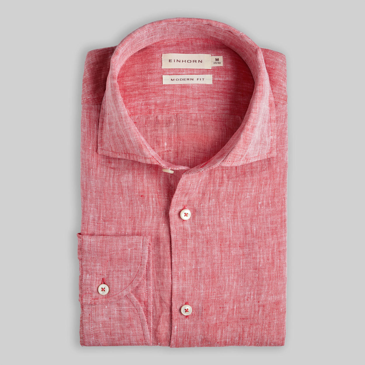 Das Einhorn Leinenhemd Rot Modern Fit bringt Farbe und Eleganz in deinen Kleiderschrank.