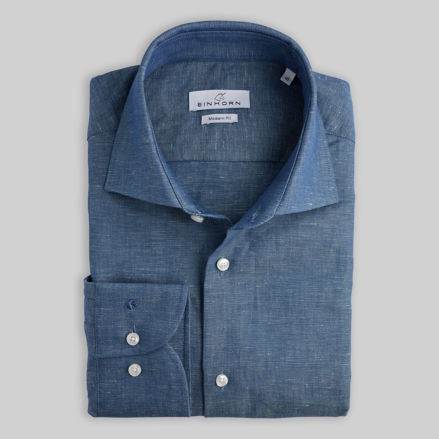 Das Einhorn Denim-Hemd Modern Fit Blau kombiniert klassischen Jeans-Charme mit einer modernen, eleganten Passform.